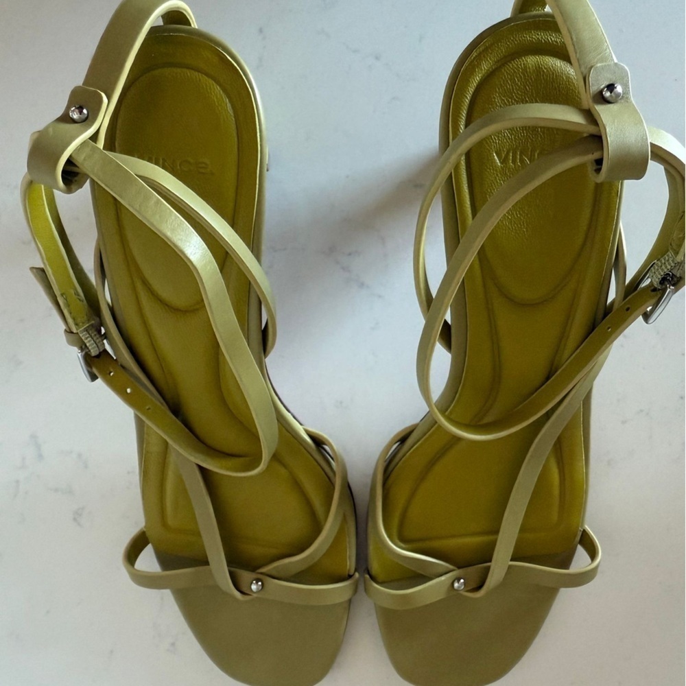 New Vince Marilyn Ankle Strap Sandal in Dried Citrus Size: 6 - Picture 9 of 12